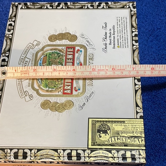 Two Empty Arturo Fuente Cigar Box’s - Picture 9 of 9